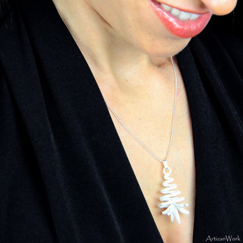 Spiral Bamboo - Necklace (Black or White)