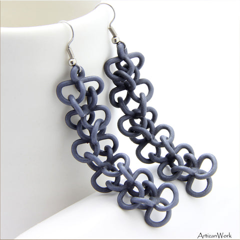 Chain Link Dangling Earrings in Gray